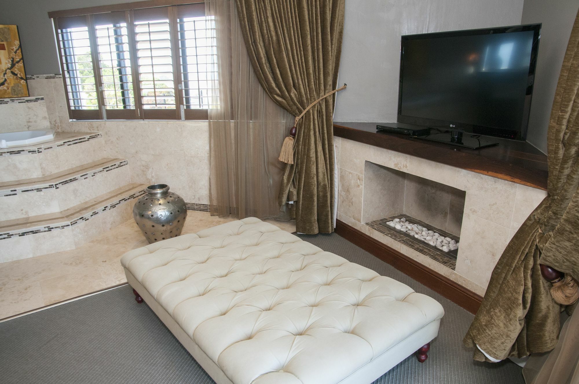 קניסנה Alexander Guest House מראה חיצוני תמונה